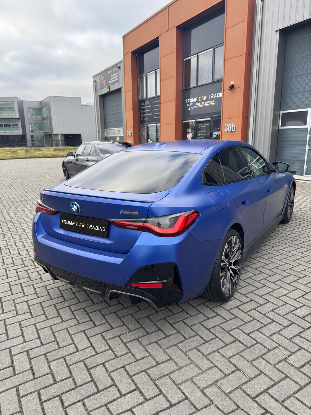 BMW i4 M50 bij Tromp Car Trading in Oud-Gastel