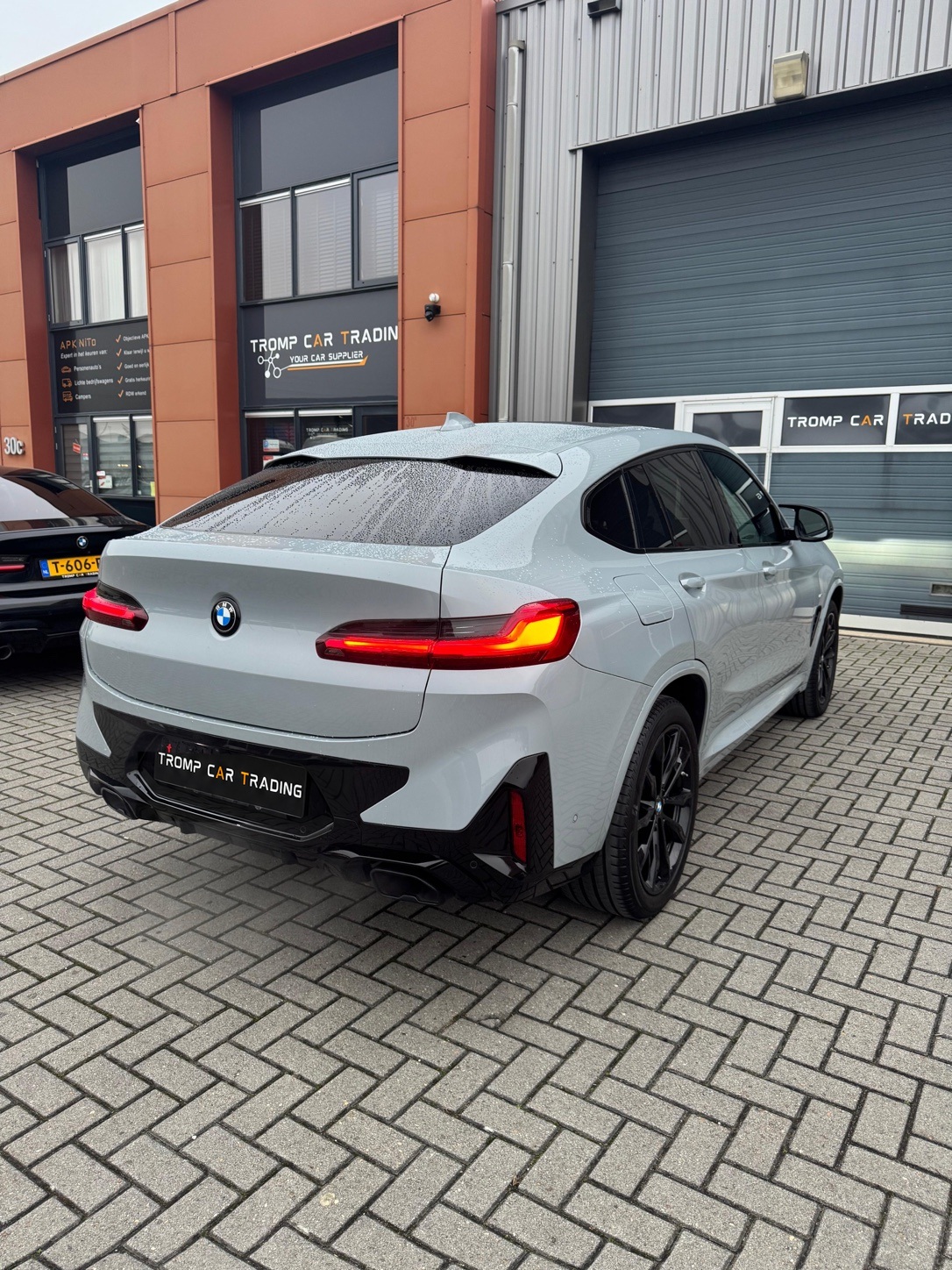 BMW X4 M40i bij Tromp Car Trading in Oud-Gastel